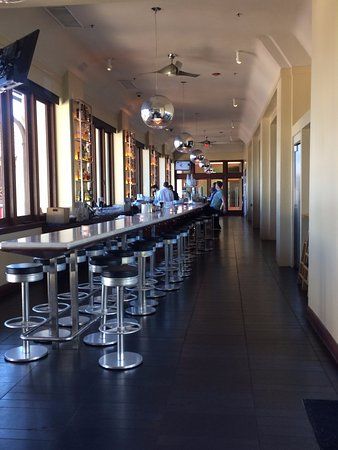 The Lake Chalet Seafood Bar & Grill